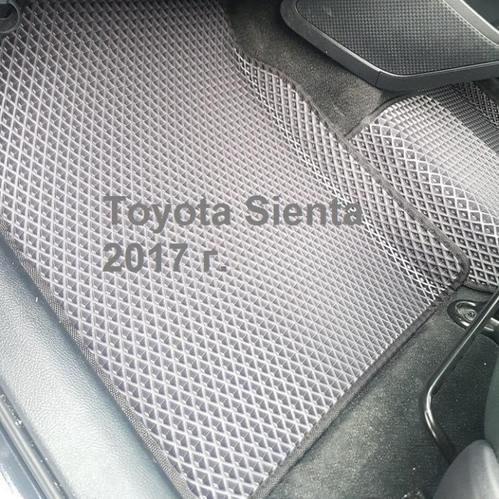 Автоковрики ЭВА Toyota Sienta 2017 г.