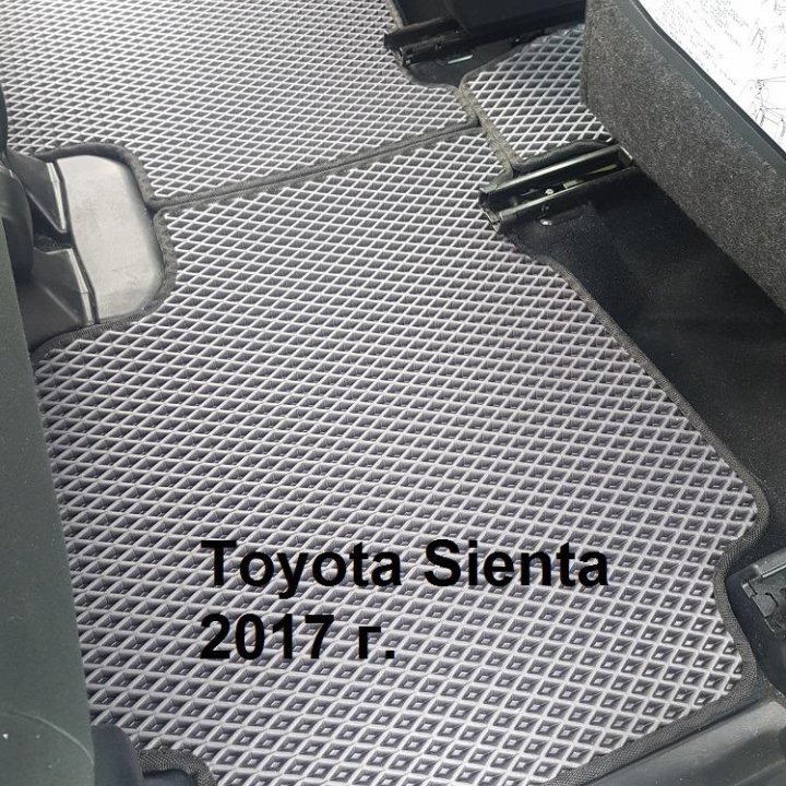 Автоковрики ЭВА Toyota Sienta 2017 г.