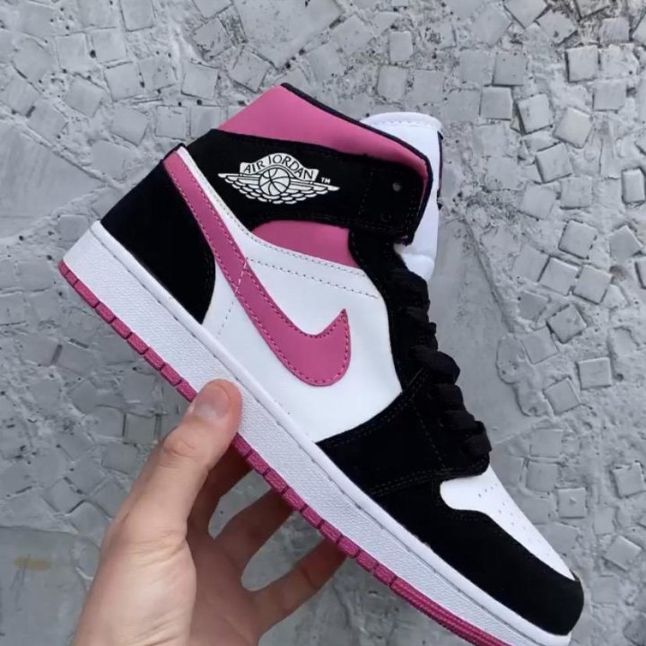 Кроссовки Nike Air Jordan 1