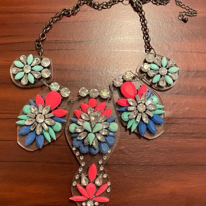 Колье ожерелье