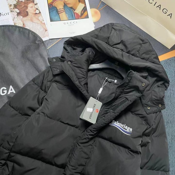 Куртка Balenciaga S размер