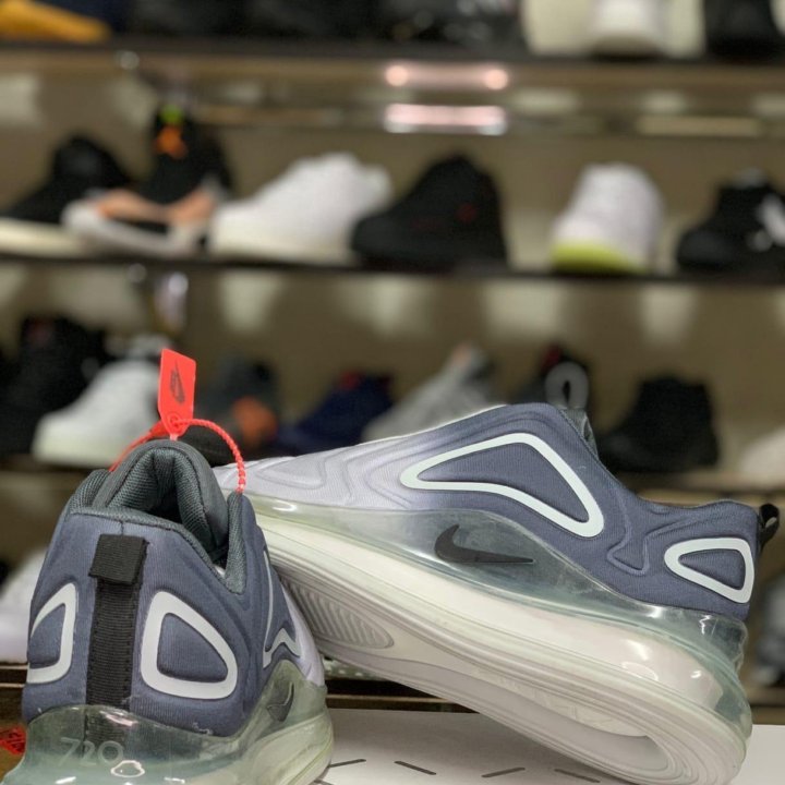 Кроссовки Nike Air Max 720