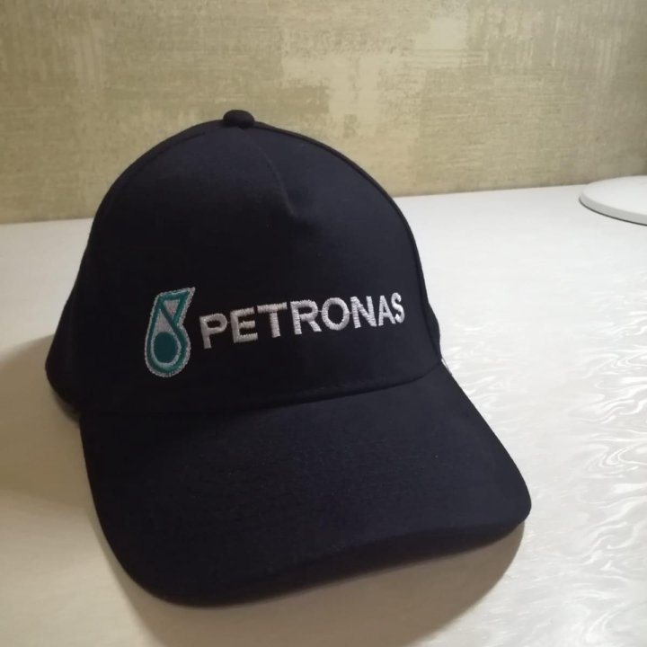 Бейсболка, кепка petronas