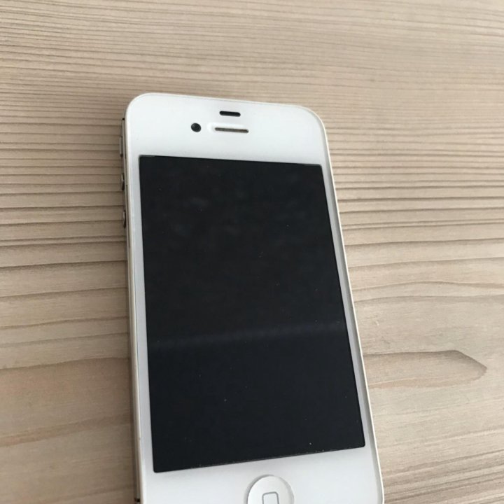 Телефон iPhone 4s