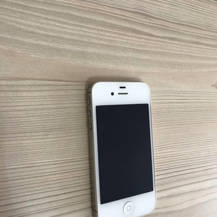 Телефон iPhone 4s