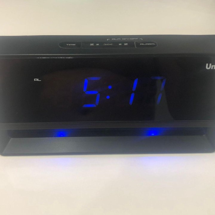 Электронные часы с будильником Uniel UTL-45