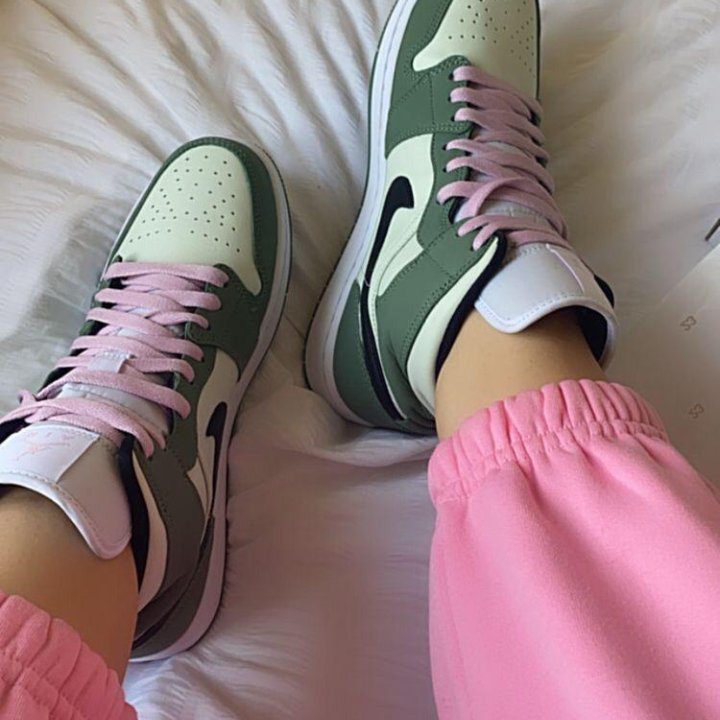  Кроссовки Nike Air Jordan 1