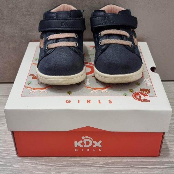 Кеды для девочки бу 22 размер