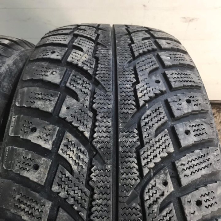 285/60R18 Marshal I'Zen RV Stud (№4173)