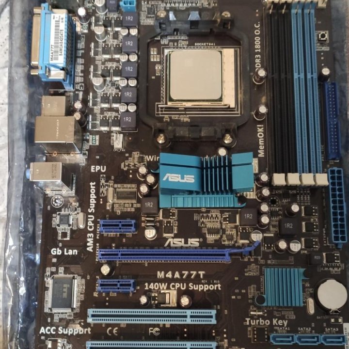 AMD Athlon II X2 250 + ASUS M4A77T