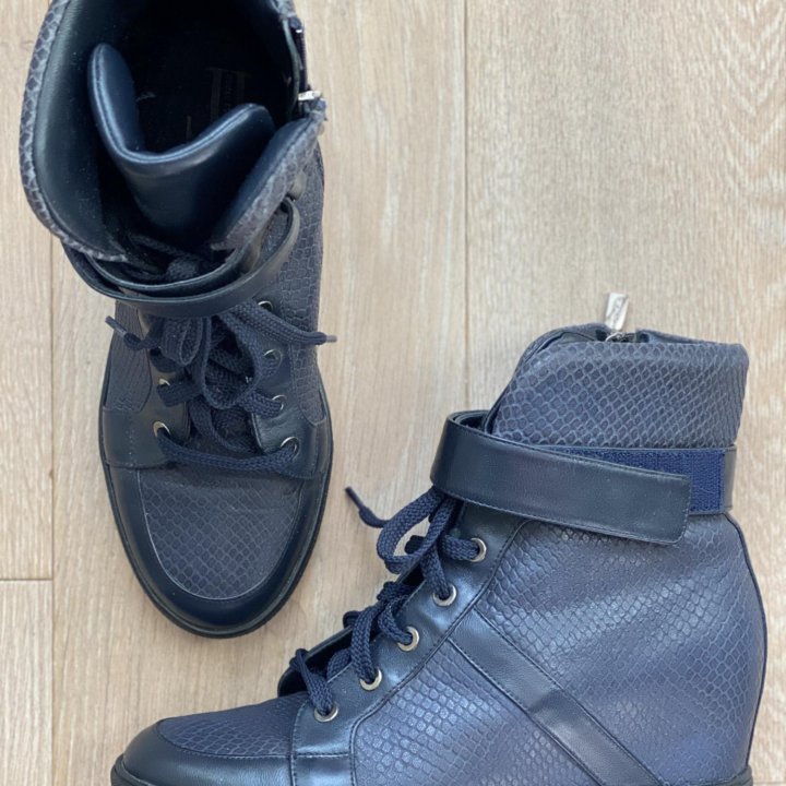 Ботинки LORIBLU 38,5 разм.