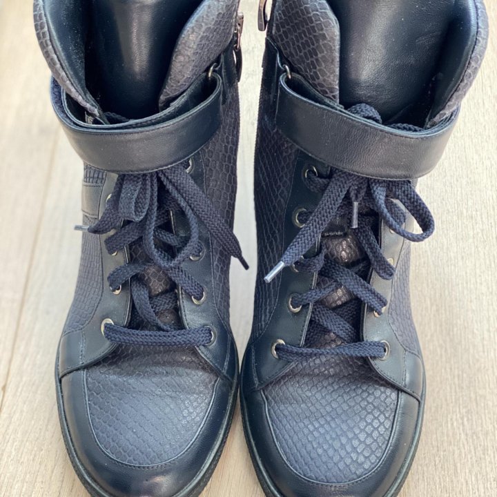 Ботинки LORIBLU 38,5 разм.