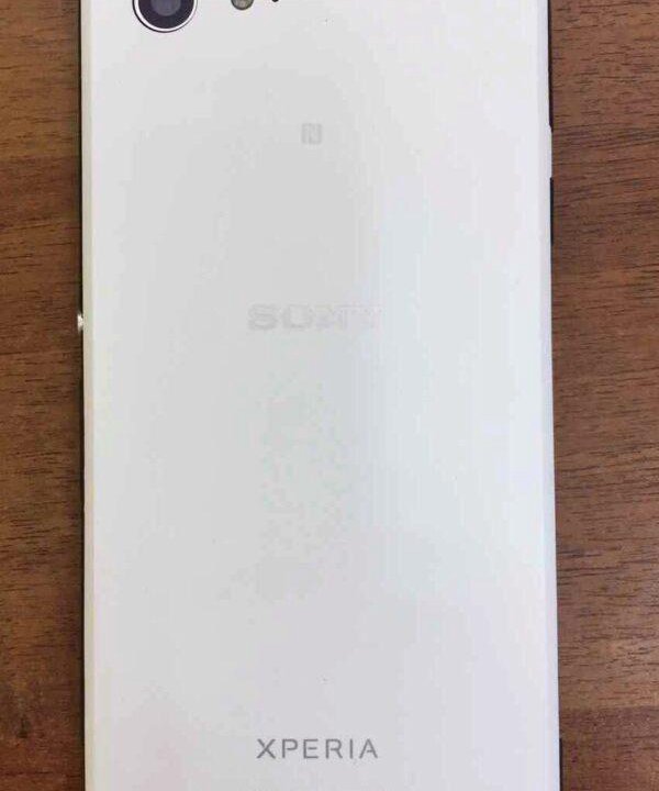 Смартфон Sony Xperia E3 dual