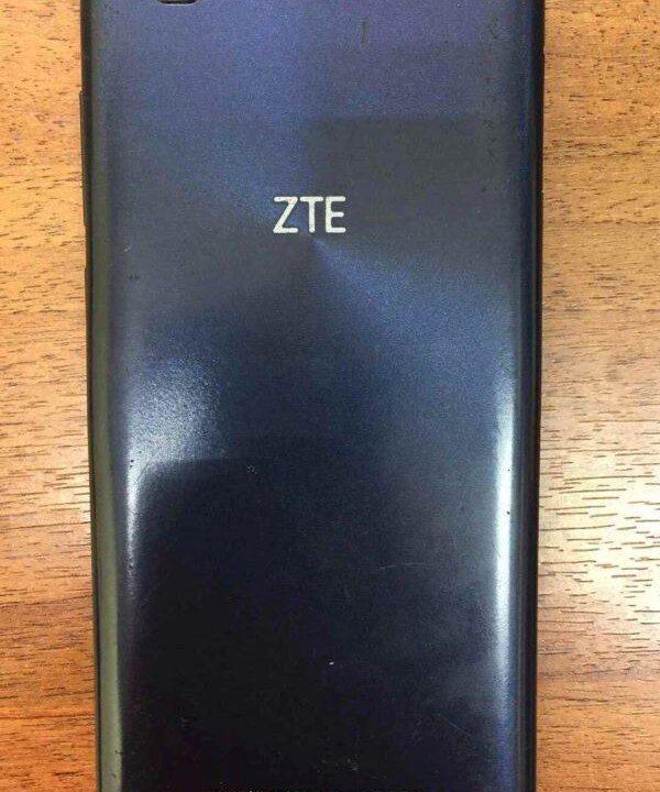 Смартфон ZTE Blade A610c