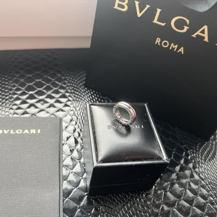 Оригинал Bvlgari(15) Кольцо b.Zero1,Комплект