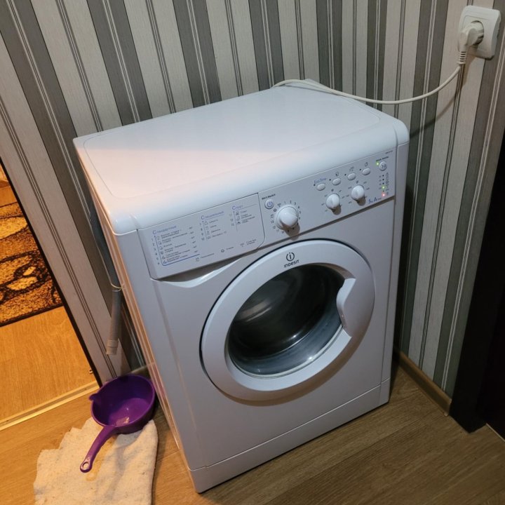 Стиральная машина 5кг indesit