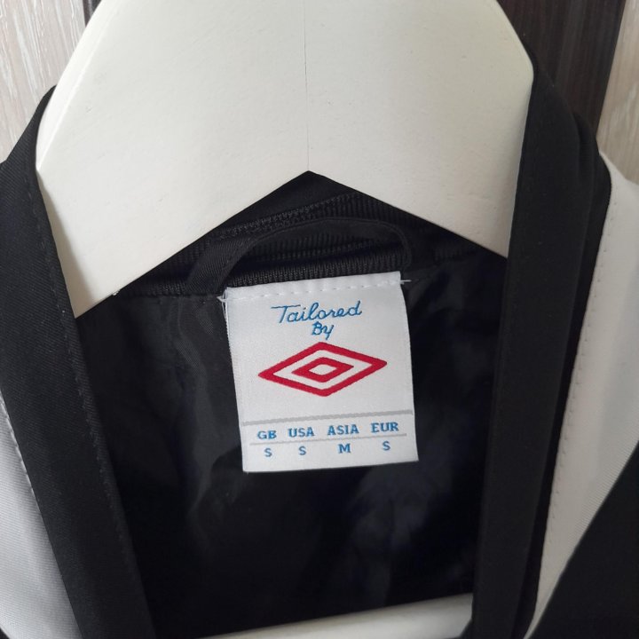 Ветровка Umbro