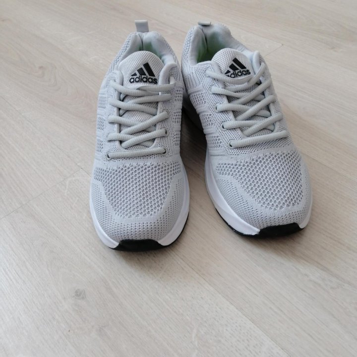 Новые кроссовки Adidas р.43