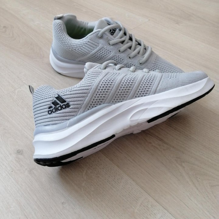 Новые кроссовки Adidas р.43