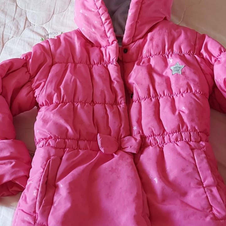 Куртка розовая на 4-5лет