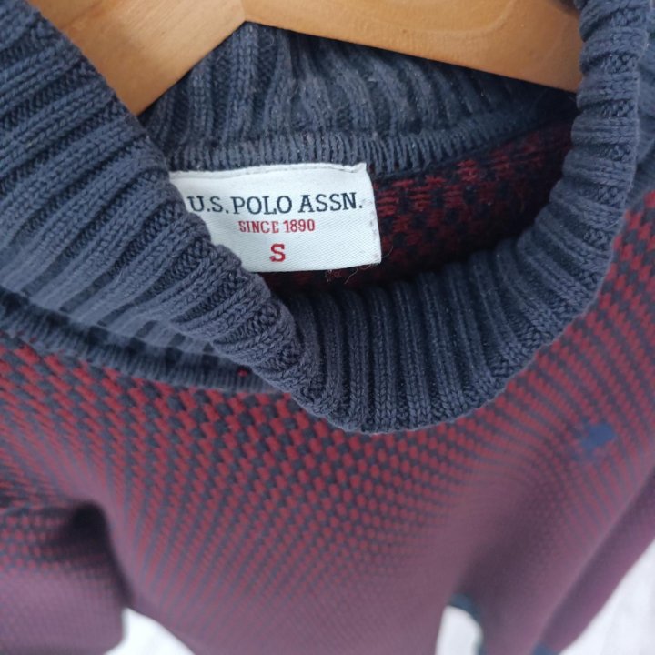 Свитер размер S