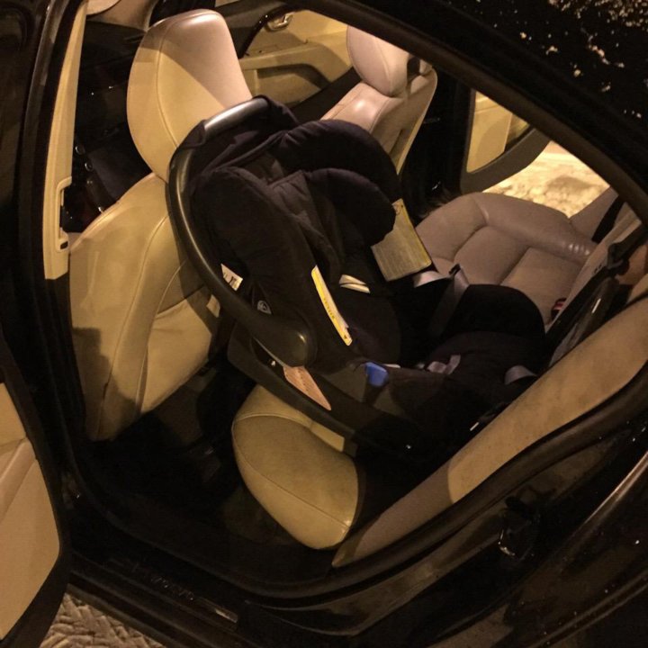 Автолюлька britax romer Volvo