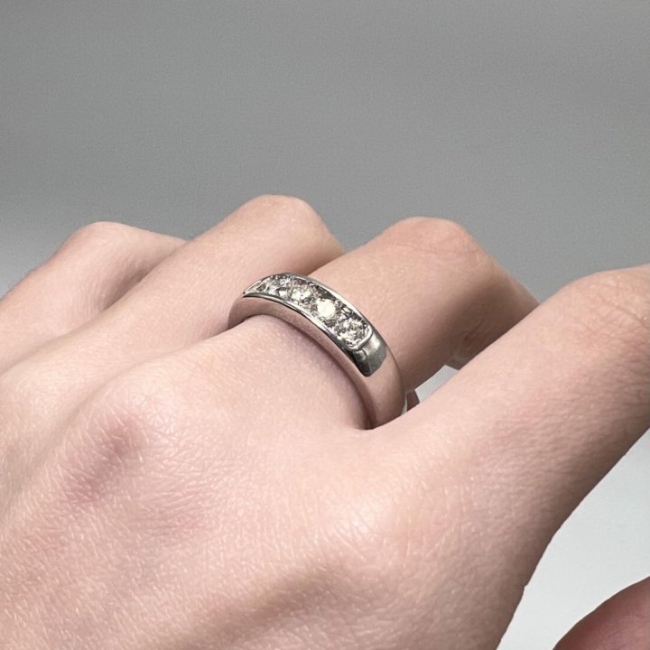 Золотое кольцо с бриллиантами 9.29 гр