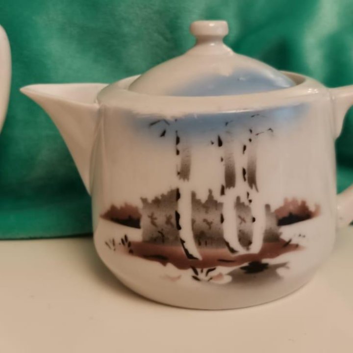 Фарфоровый чайник и молочник 20 е года (редкие)