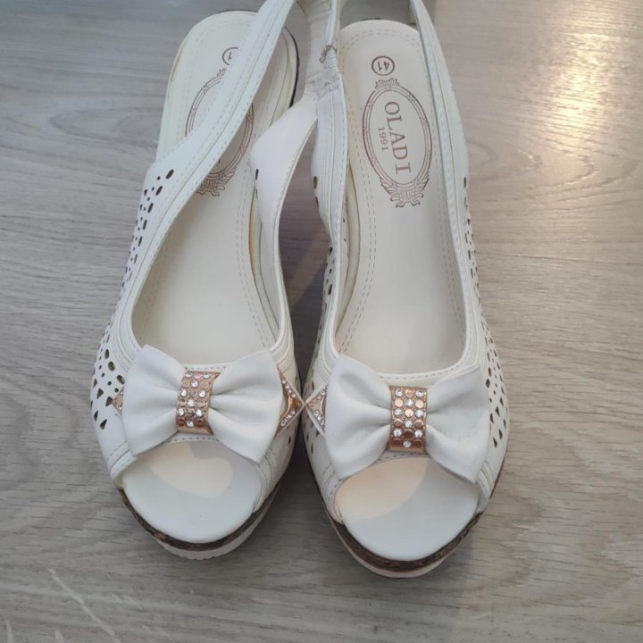 Туфли праздничные