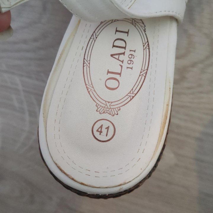 Туфли праздничные