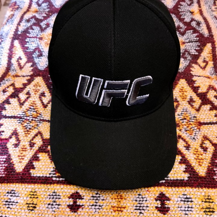 Бейсболка UFC