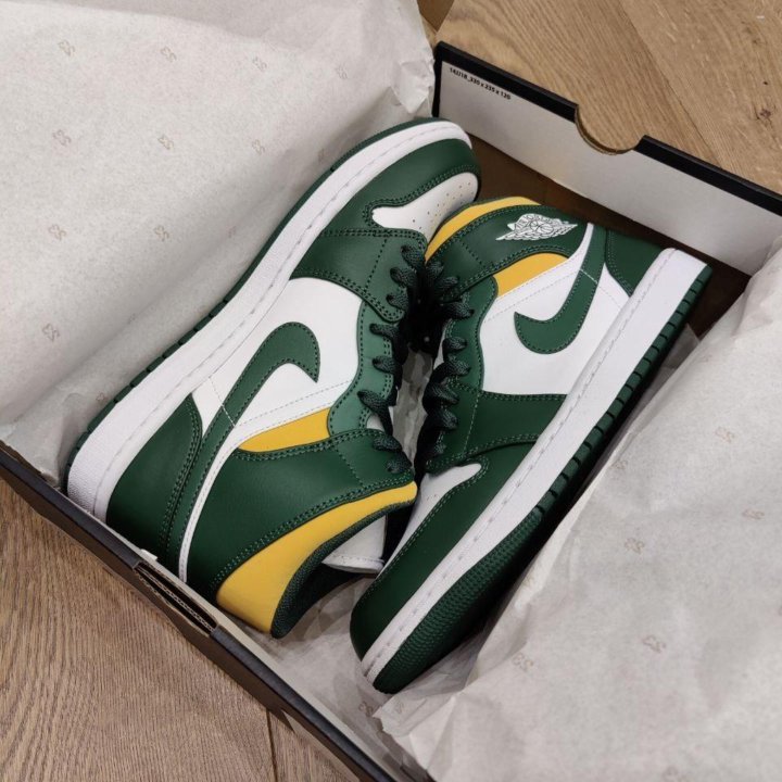 Кроссовки Nike Air Jordan 1 Mid Supersonics