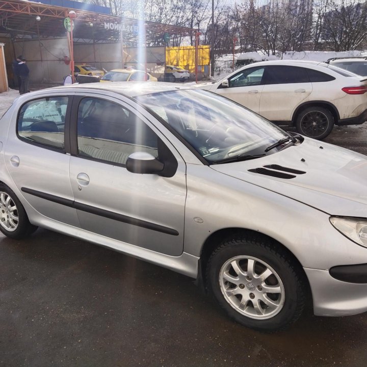 Peugeot 206, 2003