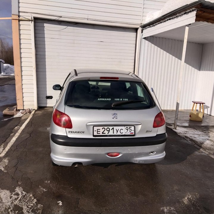 Peugeot 206, 2003