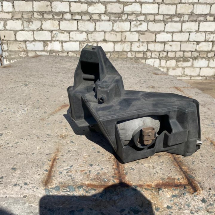 Фара противотуманная Toyota Wish 2003-2009