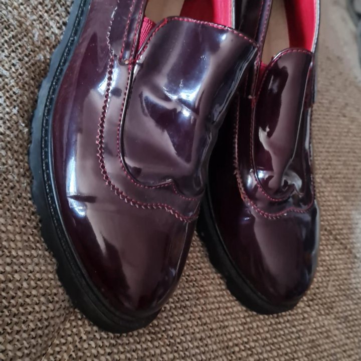 Мокасины лак