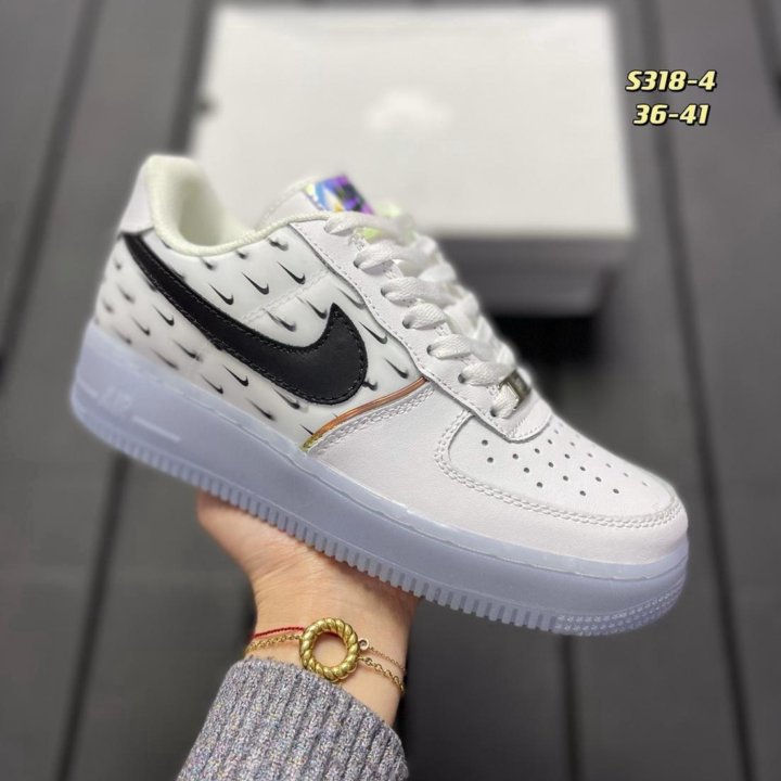 Кроссовки оптом