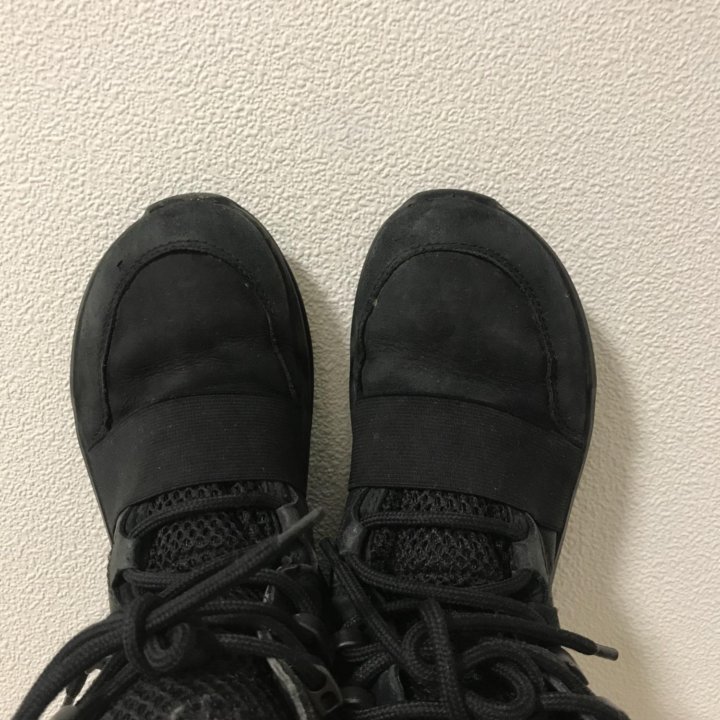 Продаются ботинки