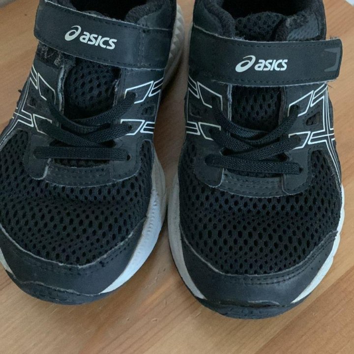 Кроссовки детские Asics 29\30