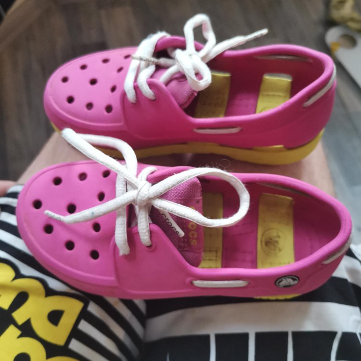 Мокасины, Crocs