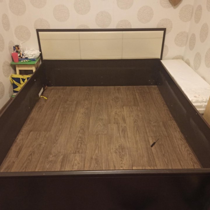 Кровать двухспальная 160×200