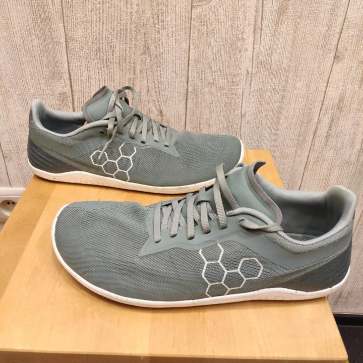 Vivobarefoot Geo Racer 2