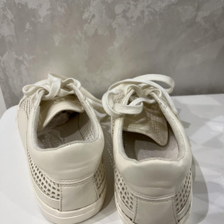 Кроссовки , кеды