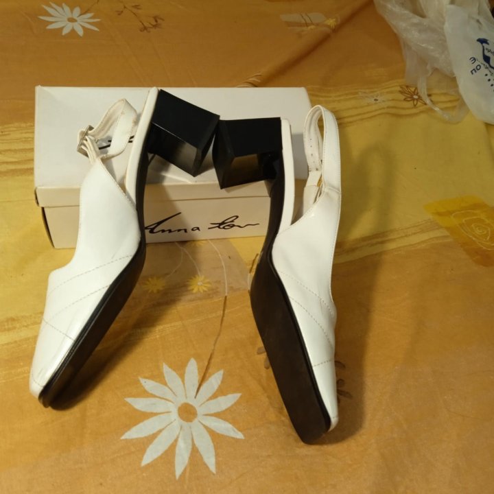 Женская обувь