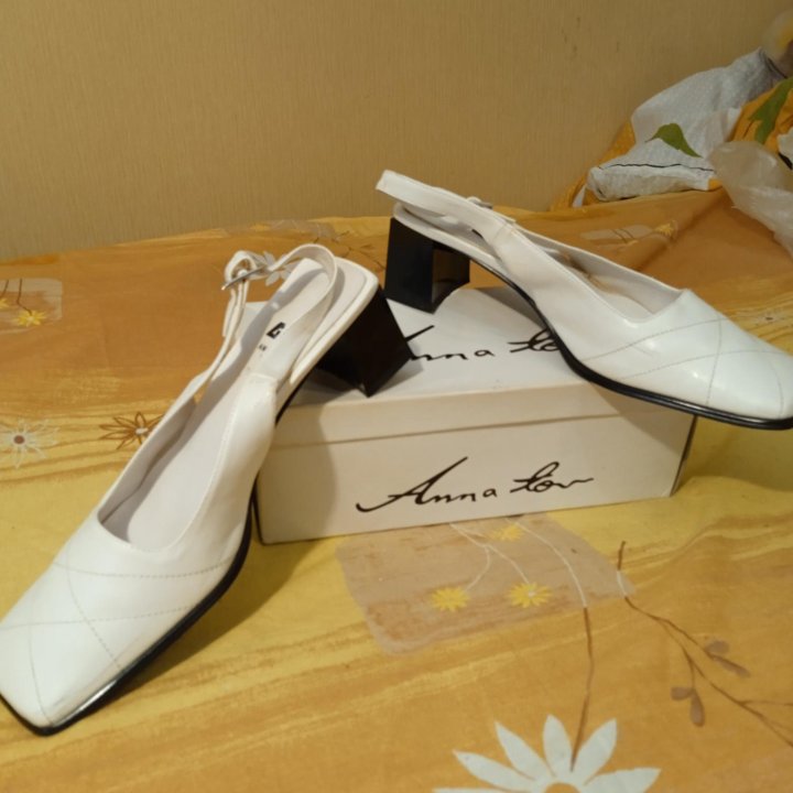 Женская обувь