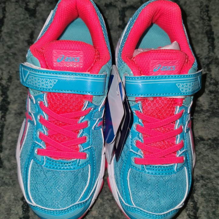 Кроссовки Asics 28 р. Новые.