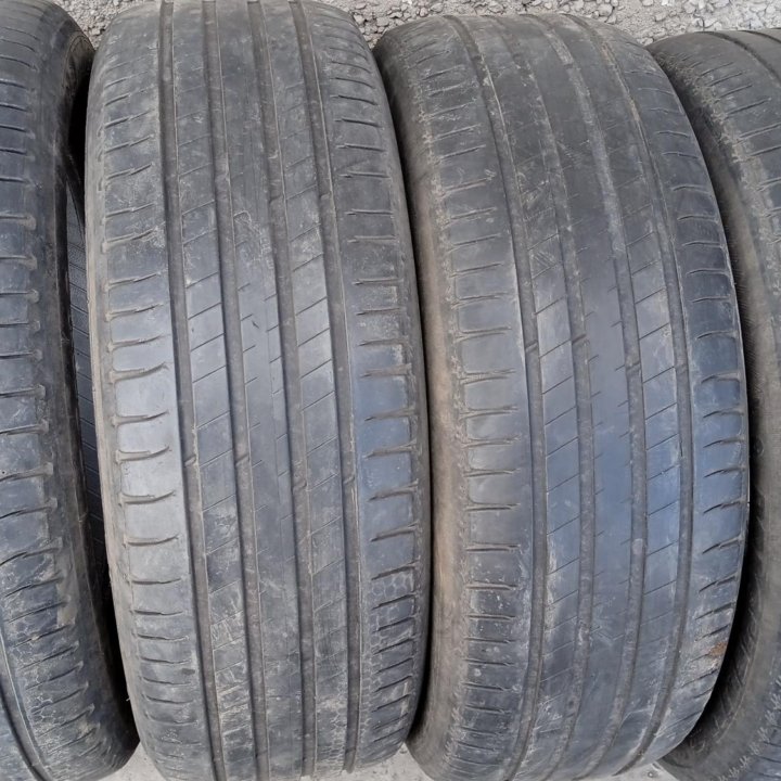 225-60-18 Michelin