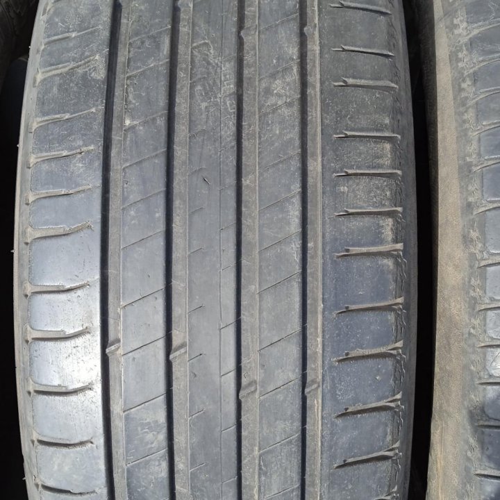 225-60-18 Michelin