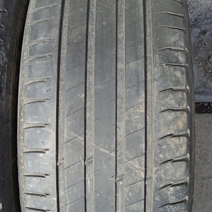 225-60-18 Michelin