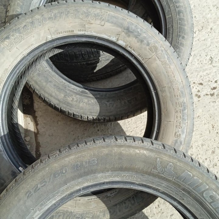 225-60-18 Michelin